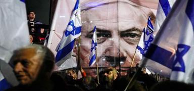 Netanyahu'ya souk du! On bin kii 'erken seim' ars ile sokaklara dkld