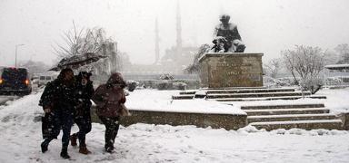 Yasaklar pe pee geldi! Edirne'de youn kar alarm