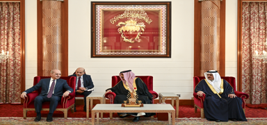 TBMM Bakan Kurtulmu, Bahreyn'de Kral Al Khalifa ile grt