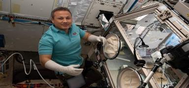 Trkiye iin yol ald! lk Trk astronot Gezeravc cevaplad: 1 dakikada batdan douya gidiyor