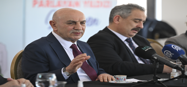 Altnok'tan hizmet aralarn AK Partili belediyeden eken Yava'a ders niteliinde szler