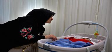 Osmaniye'de hamileyken enkazdan karlan anne travmay atlatmaya alyor