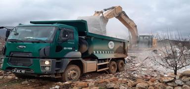 DSİ, depremlerin ardından TOKİ konutlarına içme suyu isale hattı çalışmalarını sürdürüyor