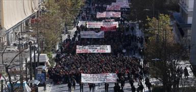 Yunanistan'da öğrenciler özel üniversite eylemlerini sürdürüyor