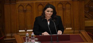 'Hata yaptım' diyen Macaristan Cumhurbaşkanı istifa etti