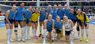 Fenerbahe Opet deplasmanda set vermeden galip