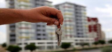 Kayseri'de ev satma vaadiyle bir kişiyi dolandıran 3 sanığın yargılanmasına başlandı