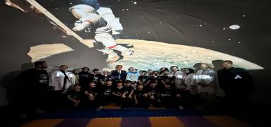 Kastamonu'da planetaryumda uzayı keşfeden öğrencilere Alper Gezaravcı ilham oldu