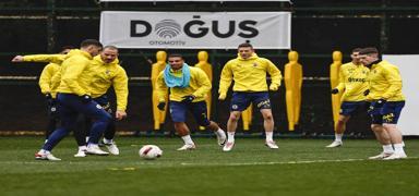 Fenerbahçe'den duran toplara özel çalışma