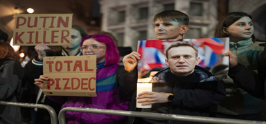 Rus muhalif Aleksey Navalny, Rusya'nn Londra Bykelilii nnde anld