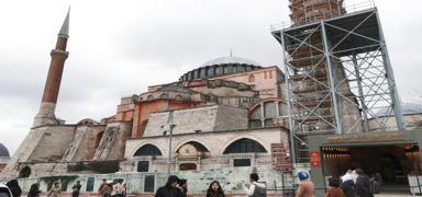 Ayasofya'nın 2. Bayezid minaresindeki restorasyon çalışmalarına başlandı