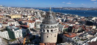 Restorasyonu devam eden Galata Kulesi'nin alemi 5 saatte takld