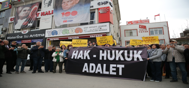 CHP'de adaylık krizi sürüyor! Partililer Edirne İl Başkanlığı önünde protesto gerçekleştirdi