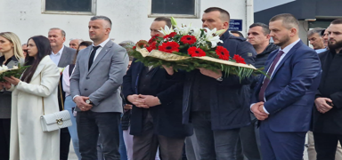 Sırbistan'dan Karadağ'a giden trenden kaçırılarak Drina Nehri'ne atılan 19 kişi için anma töreni düzenlendi