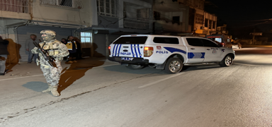 Adana'da polise silah ve bakla direnen kii gzaltna alnd