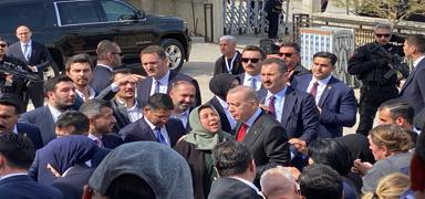 Cumhurbakan Erdoan cuma namazn Mecek Camisi'nde kld