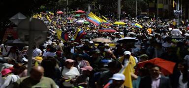 Petro'ya protesto! Kolombiya'da yzlerce kii sokaklara akn etti