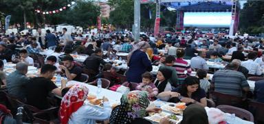 Ramazan'da vakf ruhu 81 ilde iftar sofralaryla yaatlacak