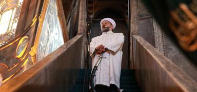Diyanet leri Bakan Erba, Ayasofya Camii'nde teravih namaz kldrd