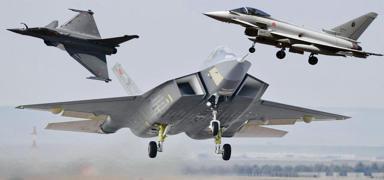 'KAAN, Rafale'den de Eurofighter'dan da stn olacak'