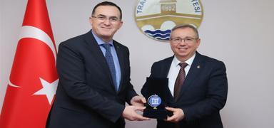 Kosova,  ve Teknoloji niversitesi Rektr Prof. Dr. Edmond Hajrizi'den Rektr Prof. Dr. Erhan Tabakolu'na ziyaret
