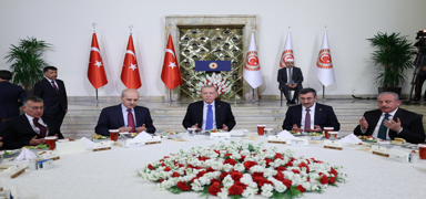 Cumhurbakan Erdoan, TBMM'deki iftar programna katld