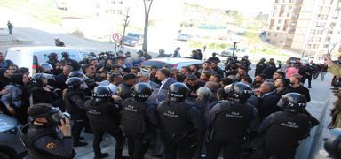 rnak'ta bir grup zinsiz yry yapmak istedi: Polis mdahalede bulundu