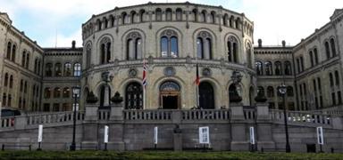 Norve parlamentosunda bomba panii! Giri klar tamamen kapatld
