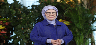 Emine Erdoan'dan Kadir Gecesi mesaj: Bu mbarek gecenin feyzi ve bereketi btn insanla ifa olsun