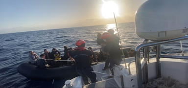 Seferihisar aklarnda 28 gmen kurtarld