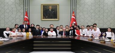 Cumhurbakan Erdoan, Klliye'de ocuklar ile bir araya geldi