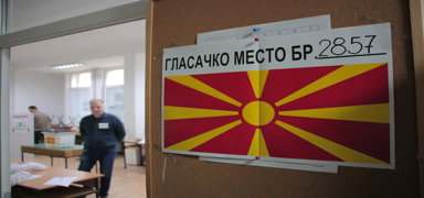 Kuzey Makedonya'da oy verme ilemi balad