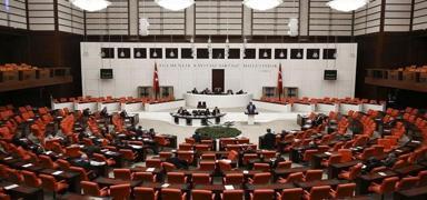 AK Parti, yeni anayasa iin almalarna hz verecek