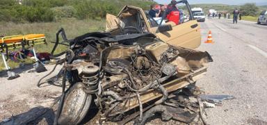 Balkesir'de trla otomobil arpt: 3 kii hayatn kaybetti