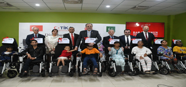 TKA'dan Pakistan'a akl tekerlekli sandalye destei