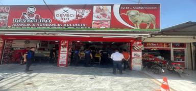 Koyunlar kaldrmda yan yana dizip kesen kasap dkkan kapatld
