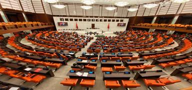 TSK personeline ilikin kanun TBMM'de kabul edildi: Askerlere sosyal medya dzenlemesi