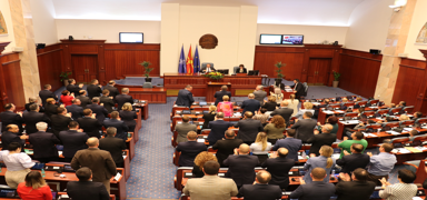 Kuzey Makedonya'da yeni hkmete gvenoyu! 77 milletvekili 'evet' dedi