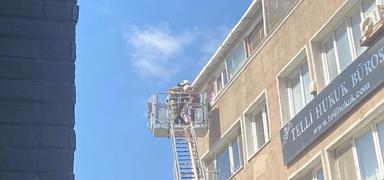 ili'de 6 katl binada yangn: Mahsur kalan 4 kii kurtarld