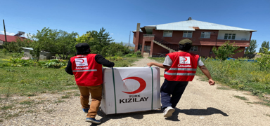 Trk Kzlay, 10 engelliye tekerlekli sandalye desteinde bulundu