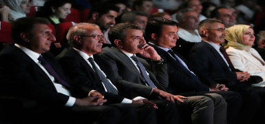 Milli Eitim Bakan Tekin 'Ben Bir retmenim' tiyatro gsterisini izledi