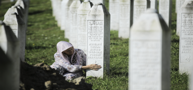 Potoari Ant Mezarl'nda tren! Srebrenitsa Soykrm'nn 14 kurban daha topraa verildi
