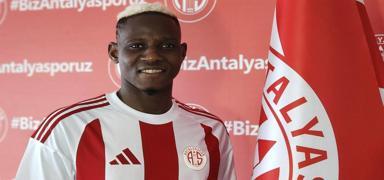 Moussa Djenepo yeni sezonda Antalyaspor'da