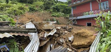 Nepal'de meydana gelen heyelan sonucu 12 kii ld