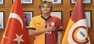 Galatasaray, Efe Akman ile profesyonel szleme imzalad