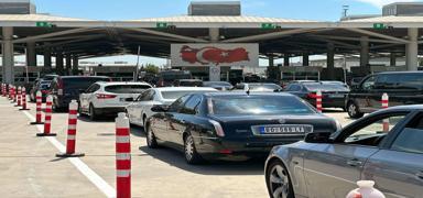 Kapkule'de tarihi rekor: 1 gnde 9 bin 628 ara- 40 bin 593 yolcu