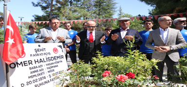 15 Temmuz kahraman ehit mer Halisdemir'in kabrine ziyareti akn