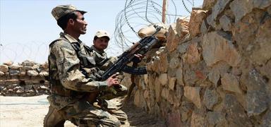 Terr saldrsnda 8 askerini kaybeden Pakistan'dan Afganistan'a ar