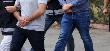 Emniyet enselerinde! Sahte evrakla ruhsat dzenleyen 17 pheli tutukland