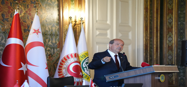 KKTC Cumhurbakan Tatar, AB komisyonu tarafndan kurulan birliin onursal bakan oldu